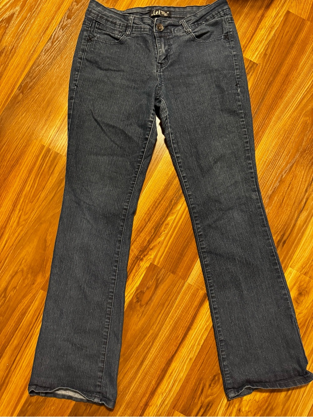 lei Women's Straight Leg Jeans